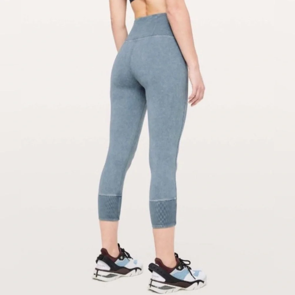 Lululemon Wunder Under Crop 23